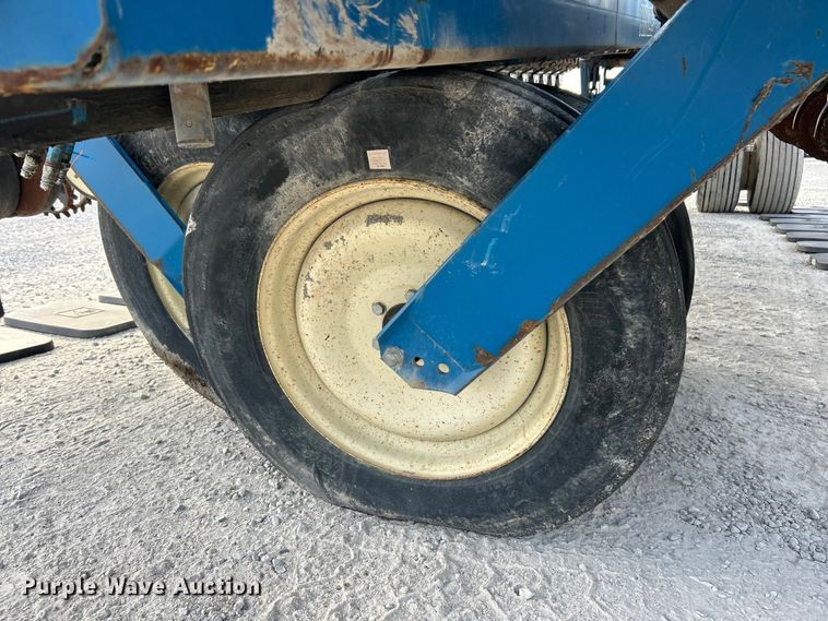 image for item ET3340 Kinze 3700 planter