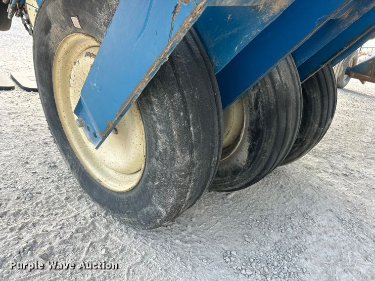 image for item ET3340 Kinze 3700 planter