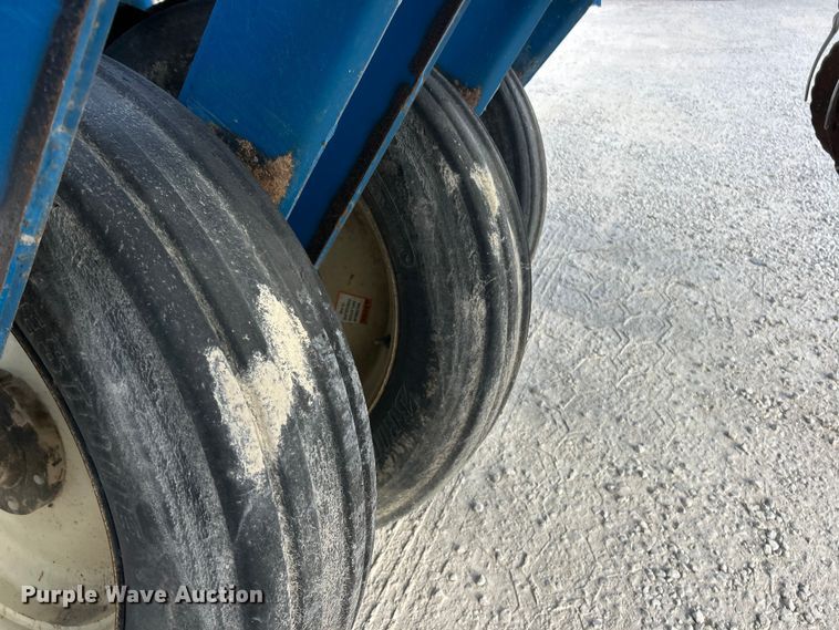 image for item ET3340 Kinze 3700 planter