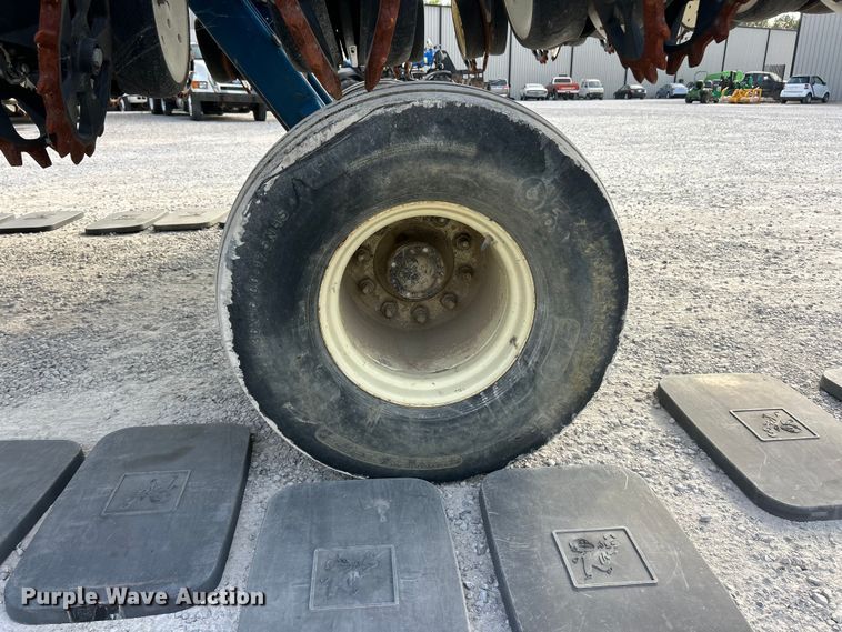 image for item ET3340 Kinze 3700 planter