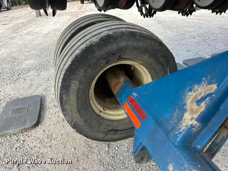 image for item ET3340 Kinze 3700 planter