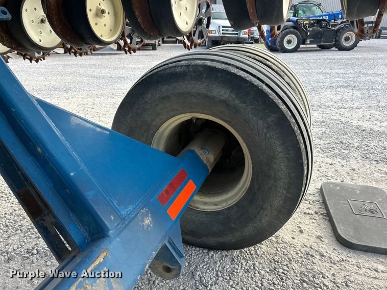 image for item ET3340 Kinze 3700 planter