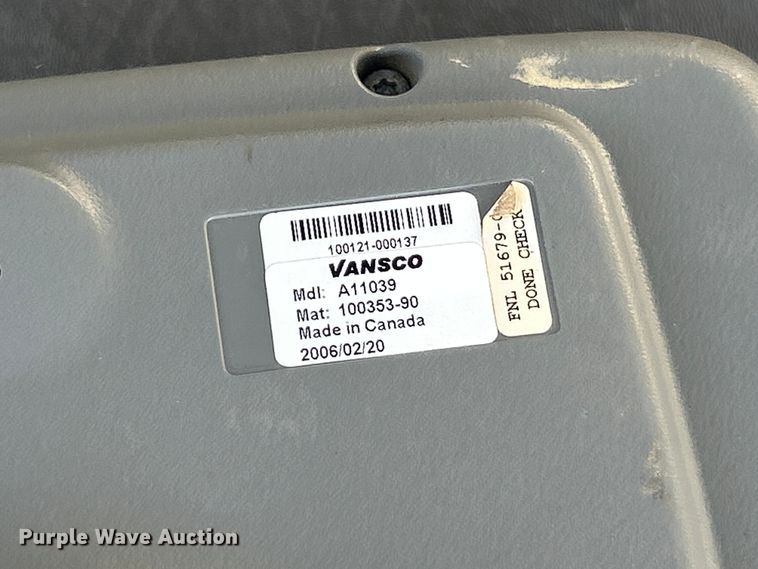 image for item ET3340 Kinze 3700 planter