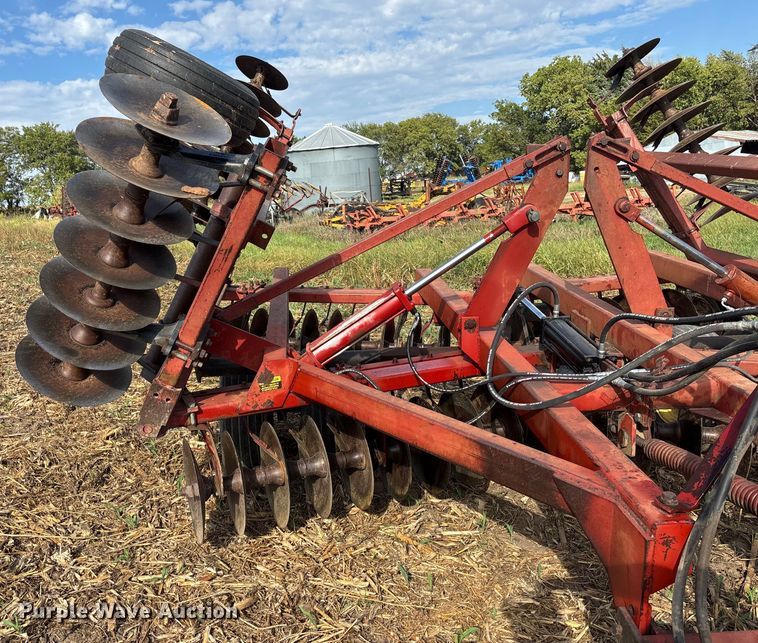 image for item ET4516 International Harvestor 490 tandem disk