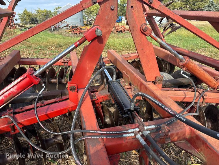 image for item ET4516 International Harvestor 490 tandem disk