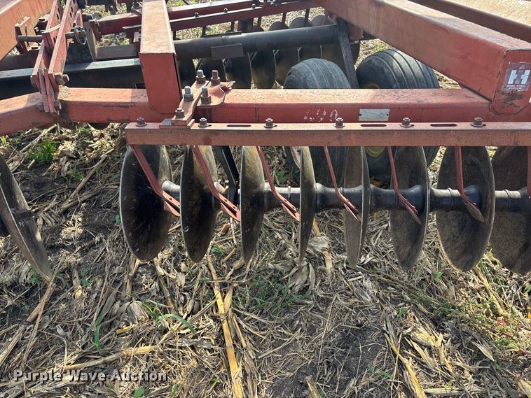 image for item ET4516 International Harvestor 490 tandem disk