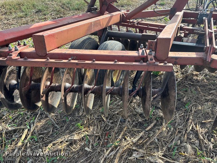 image for item ET4516 International Harvestor 490 tandem disk