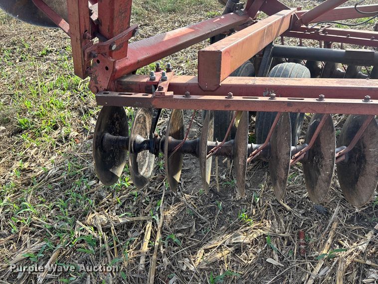 image for item ET4516 International Harvestor 490 tandem disk