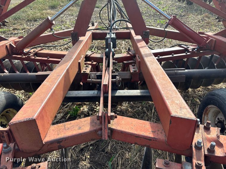 image for item ET4516 International Harvestor 490 tandem disk