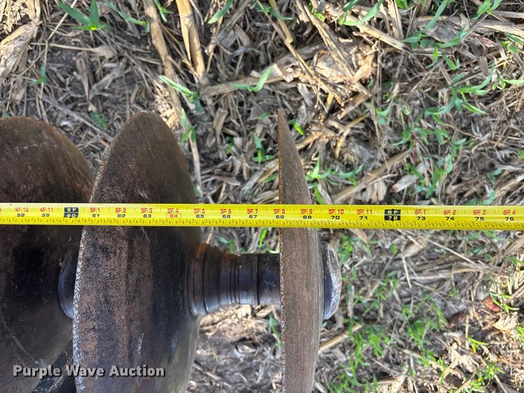 image for item ET4516 International Harvestor 490 tandem disk