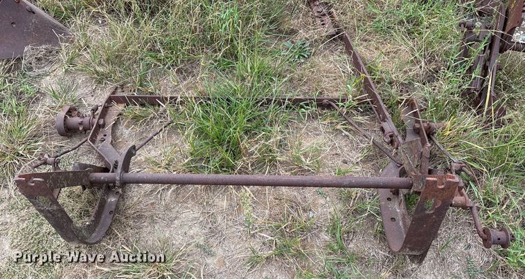 image for item ET7139 (8) John Deere ag implements