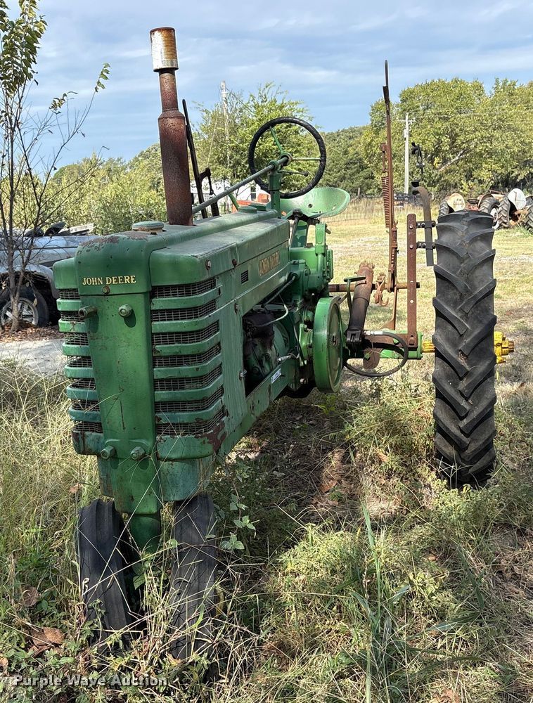 image for item ET7141 John Deere tractor
