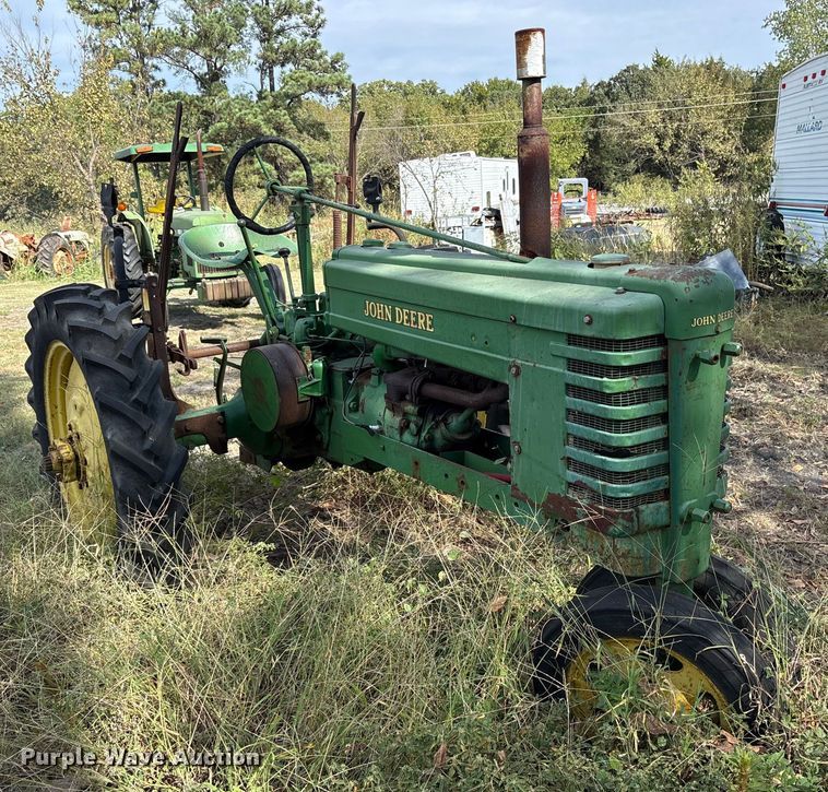 image for item ET7141 John Deere tractor
