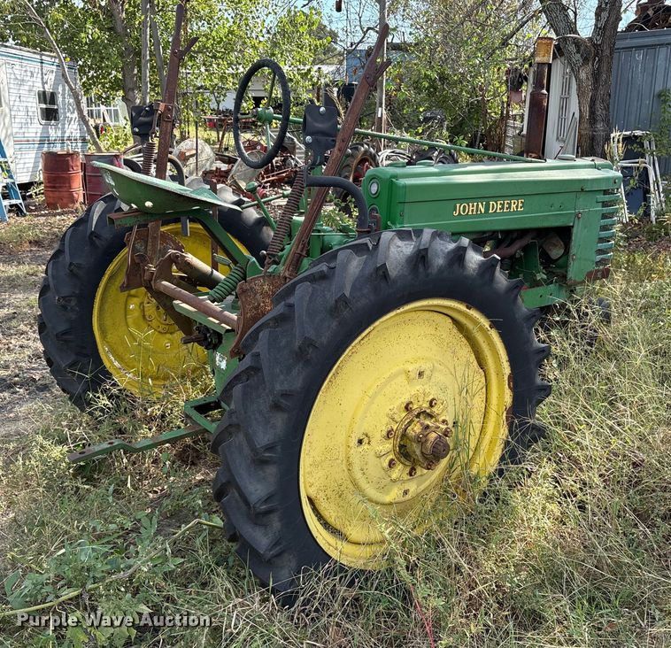 image for item ET7141 John Deere tractor