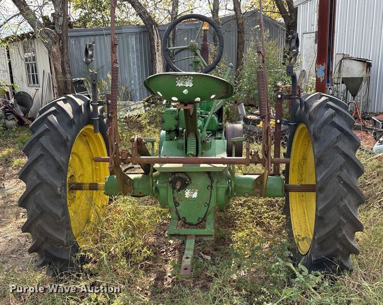 image for item ET7141 John Deere tractor
