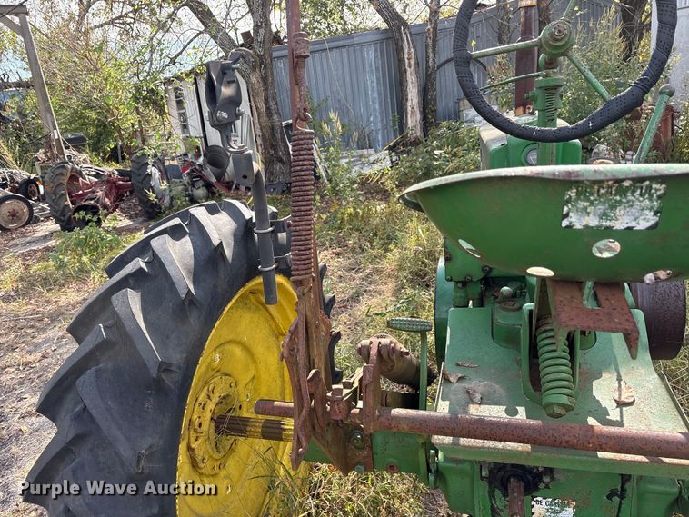 image for item ET7141 John Deere tractor