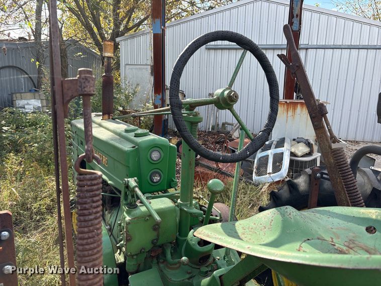 image for item ET7141 John Deere tractor