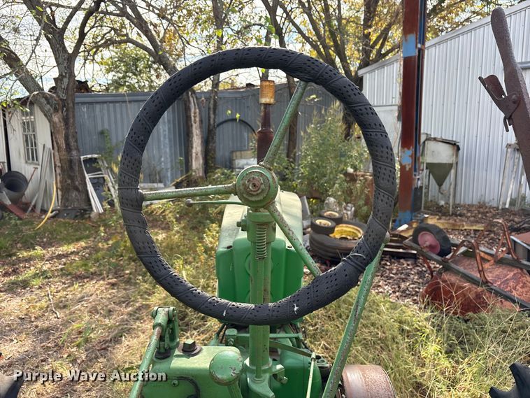 image for item ET7141 John Deere tractor