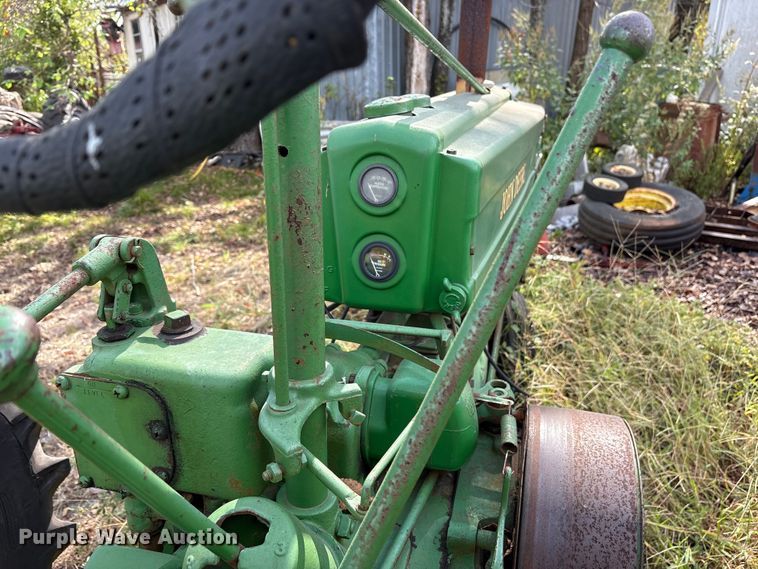 image for item ET7141 John Deere tractor