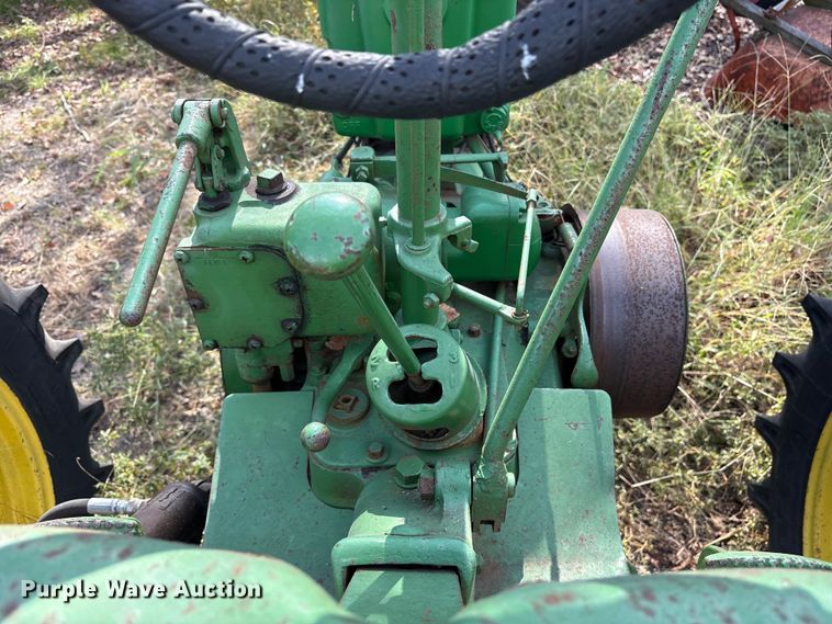 image for item ET7141 John Deere tractor