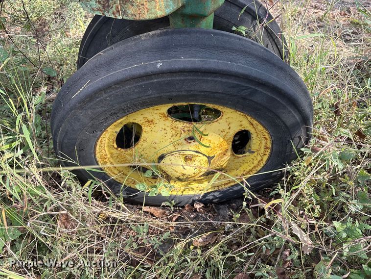 image for item ET7141 John Deere tractor