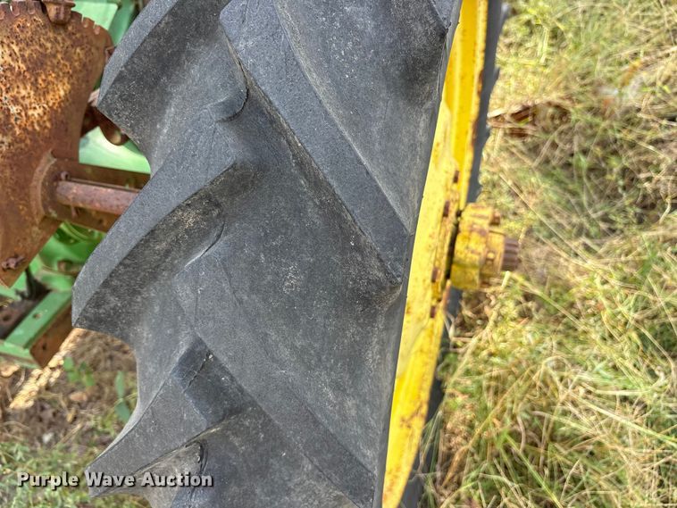 image for item ET7141 John Deere tractor