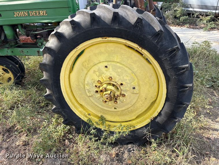 image for item ET7141 John Deere tractor