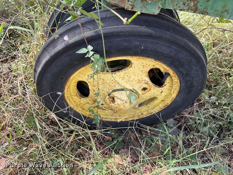 image for item ET7141 John Deere tractor