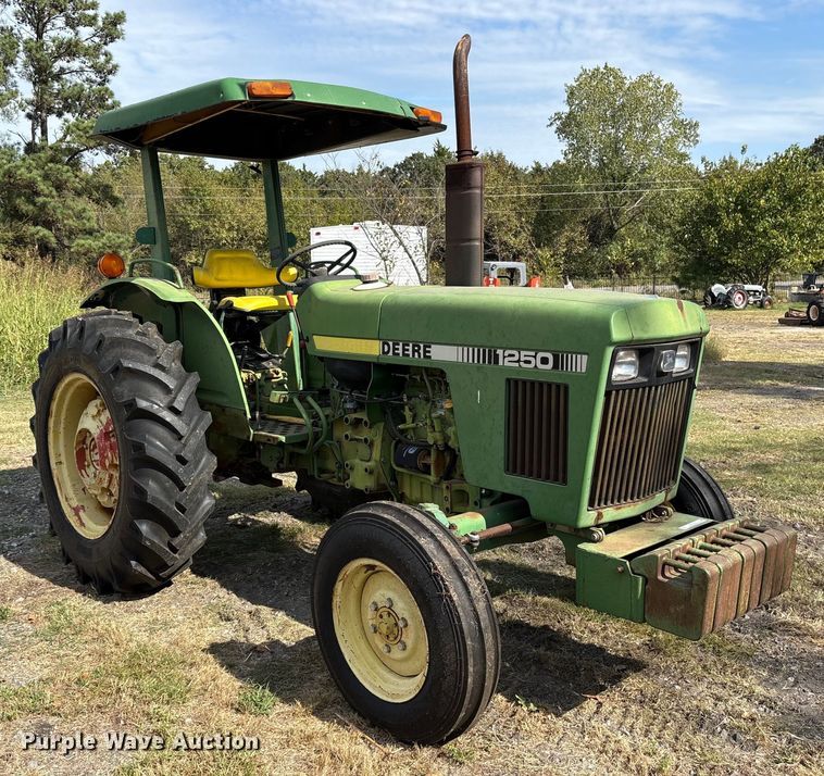 image for item ET7143 John Deere 1250 tractor