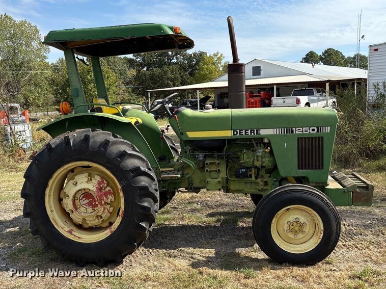 image for item ET7143 John Deere 1250 tractor