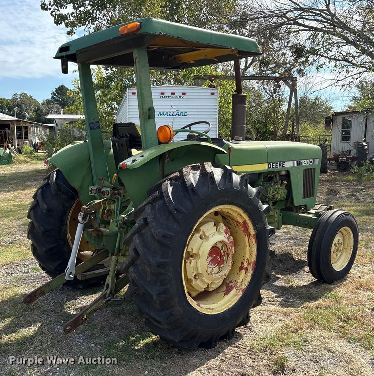 image for item ET7143 John Deere 1250 tractor
