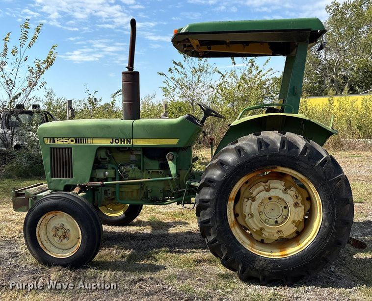 image for item ET7143 John Deere 1250 tractor