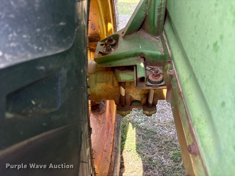 image for item ET7143 John Deere 1250 tractor