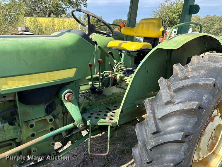 image for item ET7143 John Deere 1250 tractor