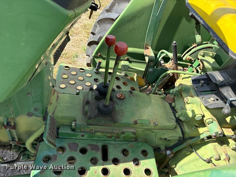 image for item ET7143 John Deere 1250 tractor