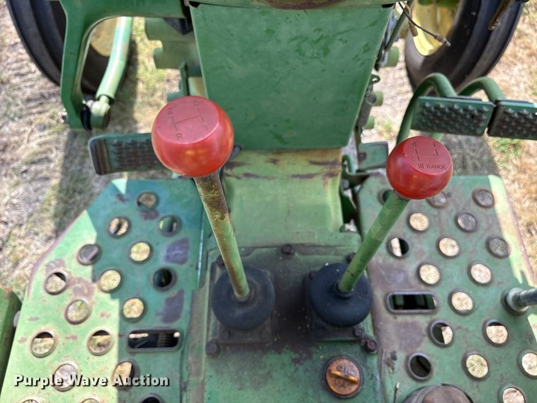 image for item ET7143 John Deere 1250 tractor