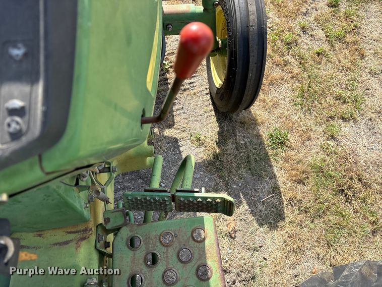 image for item ET7143 John Deere 1250 tractor