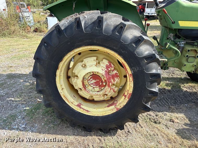 image for item ET7143 John Deere 1250 tractor