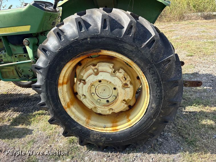 image for item ET7143 John Deere 1250 tractor