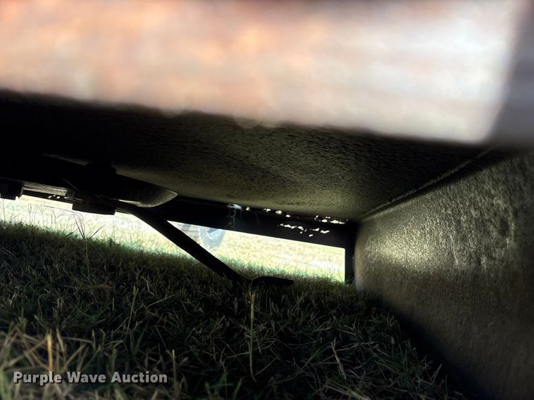 image for item ET7152 Bolens G212 tractor