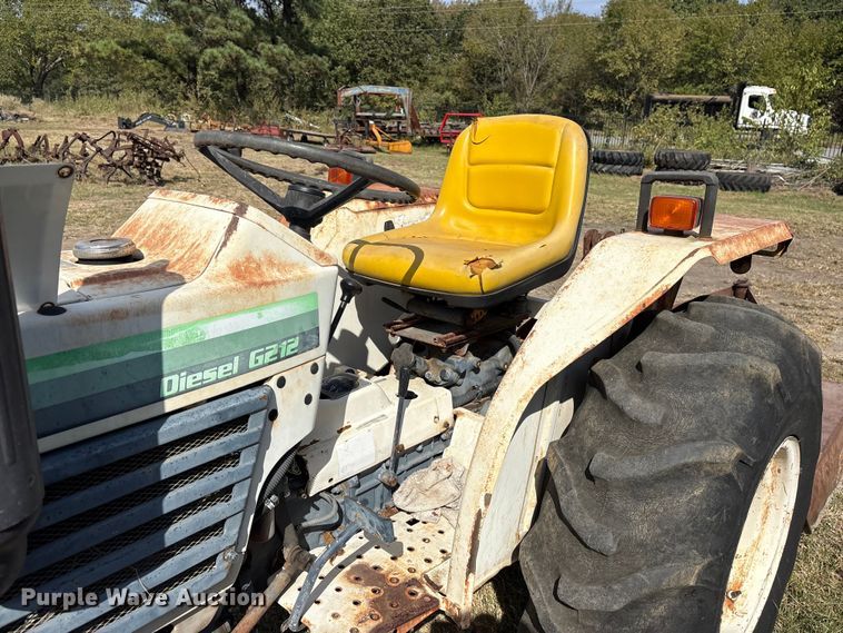 image for item ET7152 Bolens G212 tractor