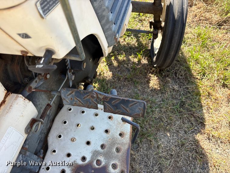 image for item ET7152 Bolens G212 tractor