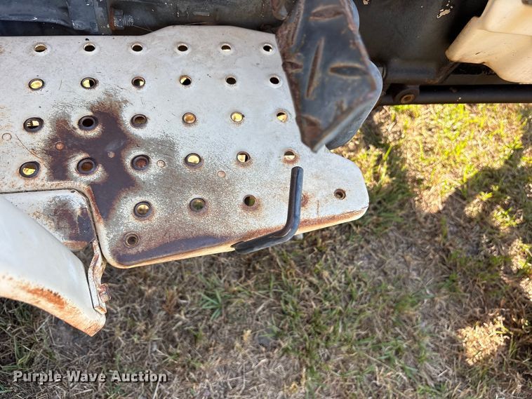 image for item ET7152 Bolens G212 tractor