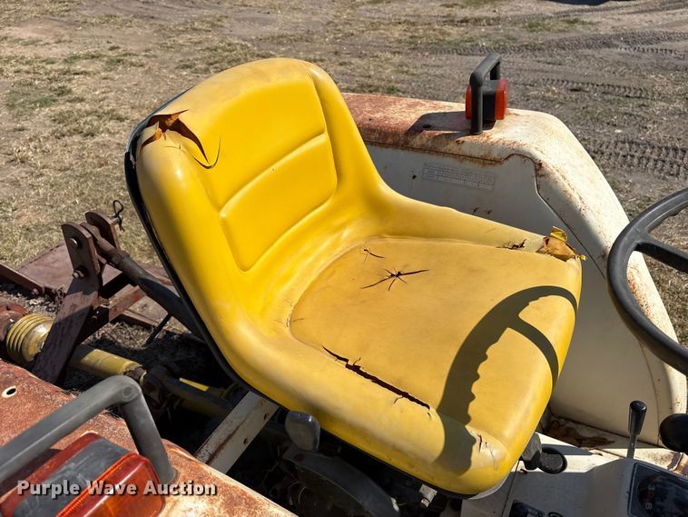 image for item ET7152 Bolens G212 tractor