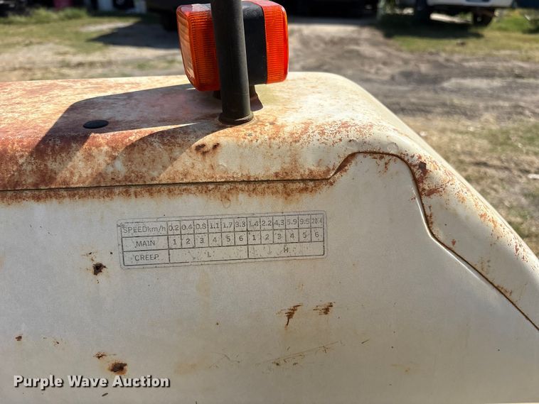 image for item ET7152 Bolens G212 tractor