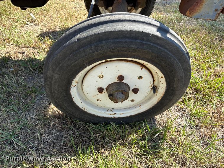 image for item ET7152 Bolens G212 tractor