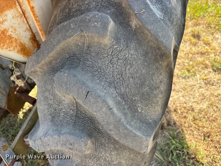 image for item ET7152 Bolens G212 tractor