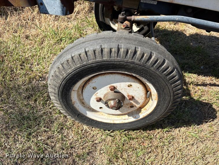 image for item ET7152 Bolens G212 tractor