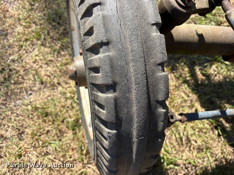 image for item ET7152 Bolens G212 tractor