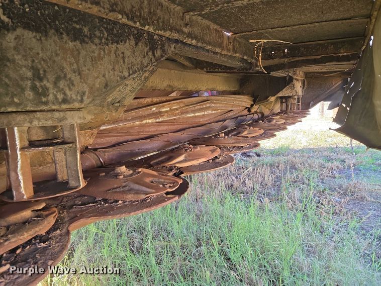 image for item EU3926 2016 Massey Ferguson WR9870 swather / windrower